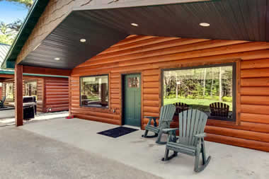 The Beaver at Eagle River Log Cabins
